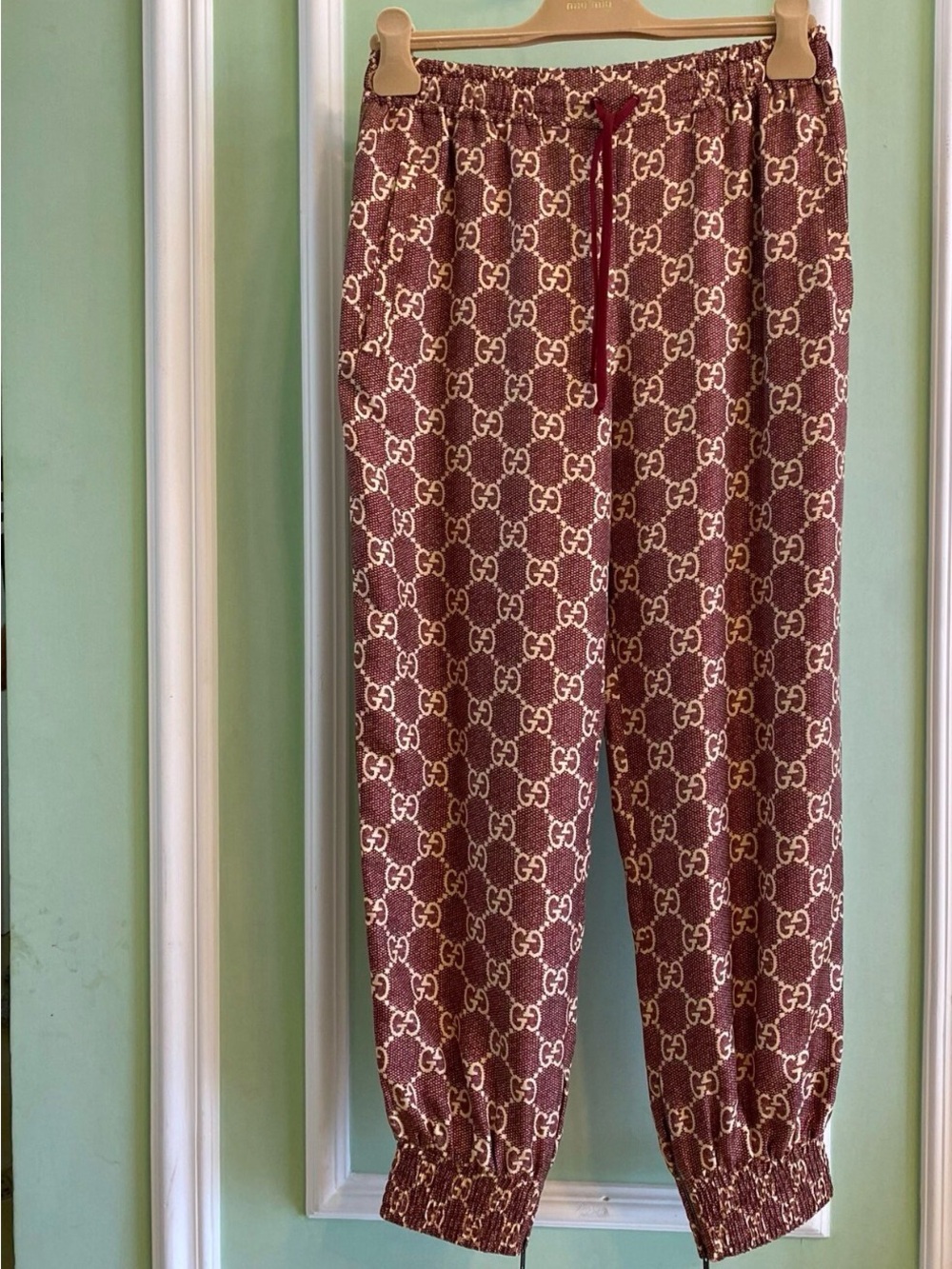 🚩steal Gucci Maroon and Cream GG Monogram Joggers